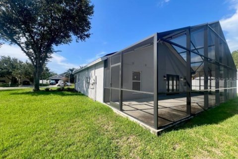 House in Wesley Chapel, Florida 3 bedrooms, 131.18 sq.m. № 2216352 - photo 3