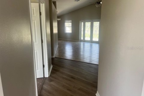 House in Wesley Chapel, Florida 3 bedrooms, 131.18 sq.m. № 2216352 - photo 4