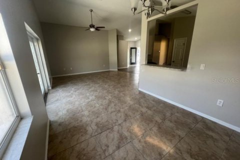 House in Wesley Chapel, Florida 3 bedrooms, 131.18 sq.m. № 2216352 - photo 28