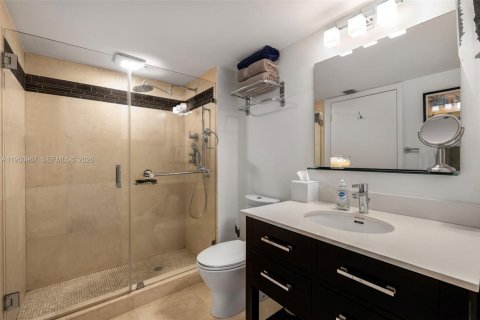 Copropriété à vendre à Miami Beach, Floride: 2 chambres, 104.98 m2 № 2153116 - photo 18