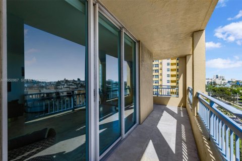 Copropriété à vendre à Miami Beach, Floride: 2 chambres, 104.98 m2 № 2153116 - photo 21