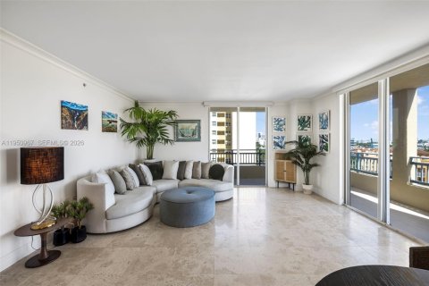 Copropriété à vendre à Miami Beach, Floride: 2 chambres, 104.98 m2 № 2153116 - photo 2