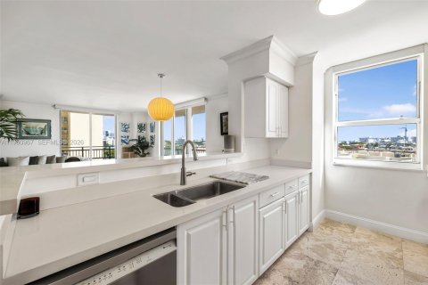 Copropriété à vendre à Miami Beach, Floride: 2 chambres, 104.98 m2 № 2153116 - photo 6