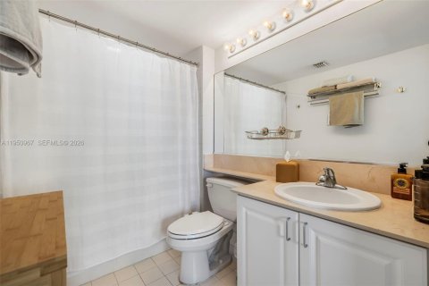 Copropriété à vendre à Miami Beach, Floride: 2 chambres, 104.98 m2 № 2153116 - photo 14