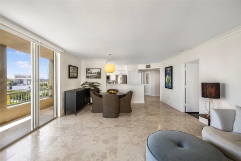 Copropriété à vendre à Miami Beach, Floride: 2 chambres, 104.98 m2 № 2153116 - photo 9