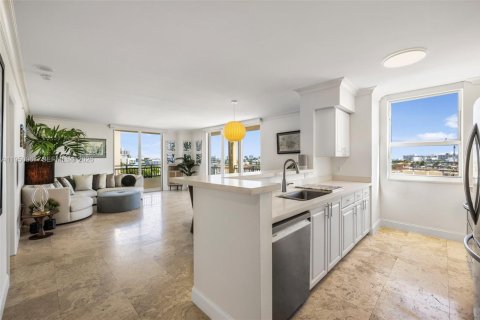 Copropriété à vendre à Miami Beach, Floride: 2 chambres, 104.98 m2 № 2153116 - photo 4