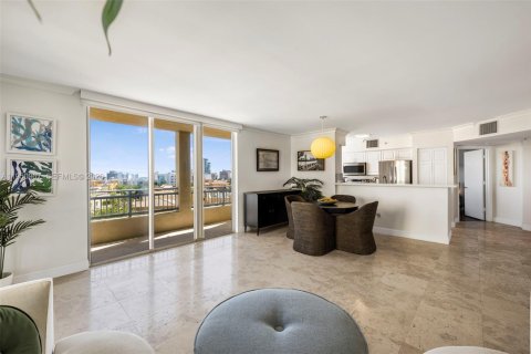 Copropriété à vendre à Miami Beach, Floride: 2 chambres, 104.98 m2 № 2153116 - photo 10