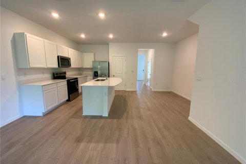 Touwnhouse à louer à Wesley Chapel, Floride: 3 chambres, 155.43 m2 № 2420432 - photo 9