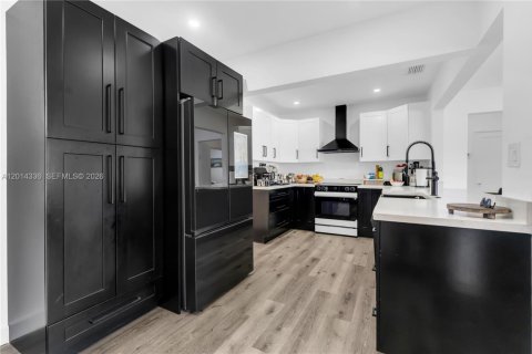 Villa ou maison à louer à Hollywood, Floride: 3 chambres, 115.85 m2 № 2076388 - photo 9