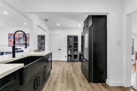 Villa ou maison à louer à Hollywood, Floride: 3 chambres, 115.85 m2 № 2076388 - photo 13