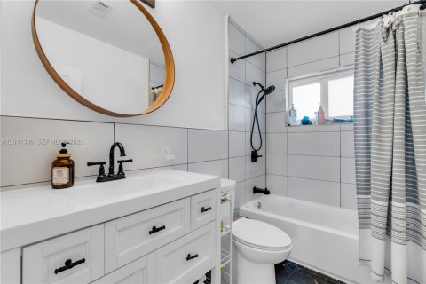 Villa ou maison à louer à Hollywood, Floride: 3 chambres, 115.85 m2 № 2076388 - photo 25