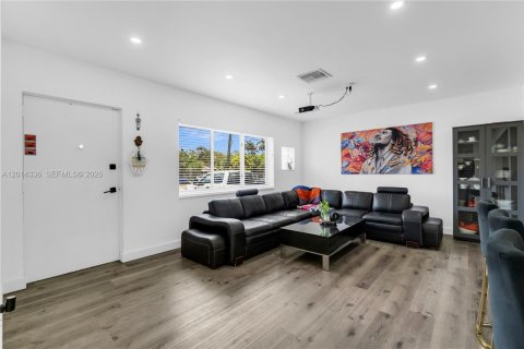 Villa ou maison à louer à Hollywood, Floride: 3 chambres, 115.85 m2 № 2076388 - photo 6