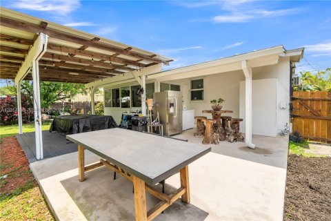 Villa ou maison à louer à Hollywood, Floride: 3 chambres, 115.85 m2 № 2076388 - photo 28