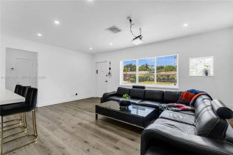 Villa ou maison à louer à Hollywood, Floride: 3 chambres, 115.85 m2 № 2076388 - photo 5