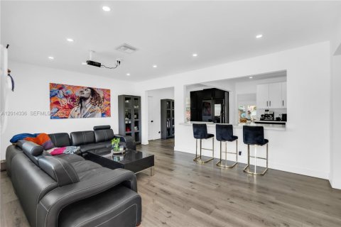 Villa ou maison à louer à Hollywood, Floride: 3 chambres, 115.85 m2 № 2076388 - photo 3