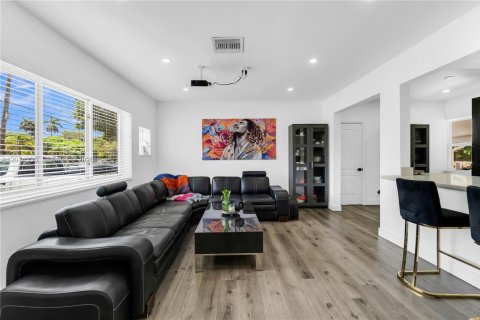 Villa ou maison à louer à Hollywood, Floride: 3 chambres, 115.85 m2 № 2076388 - photo 4