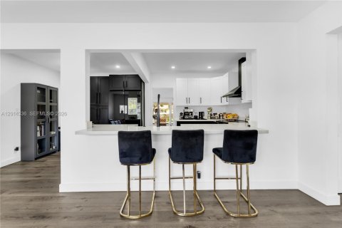 Villa ou maison à louer à Hollywood, Floride: 3 chambres, 115.85 m2 № 2076388 - photo 7
