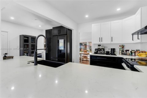 Villa ou maison à louer à Hollywood, Floride: 3 chambres, 115.85 m2 № 2076388 - photo 8