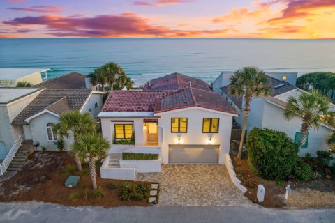 House in Inlet Beach, Florida 3 bedrooms, 219.99 sq.m. № 561528 - photo 1
