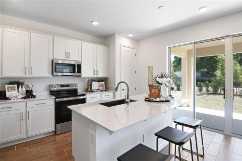 House in Mount Dora, Florida 4 bedrooms, 248.05 sq.m. № 1820655 - photo 5