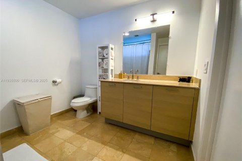 Condominio en alquiler en Miami, Florida, 1 dormitorio, 63.17 m2 № 1993938 - foto 15