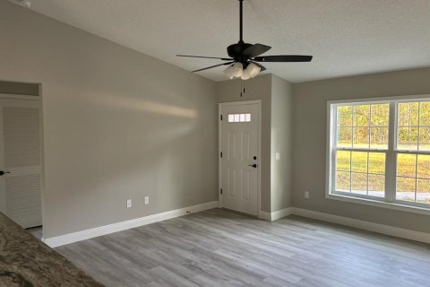 House in Citrus Springs, Florida 3 bedrooms, 130.53 sq.m. № 1856691 - photo 7