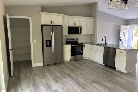 House in Citrus Springs, Florida 3 bedrooms, 130.53 sq.m. № 1856691 - photo 13