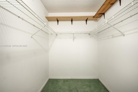 Condominio en venta en Pembroke Pines, Florida, 2 dormitorios, 144 m2 № 1993932 - foto 18