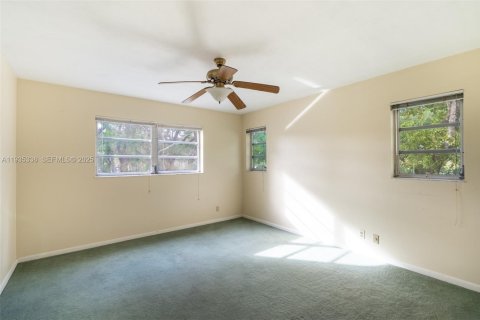 Condominio en venta en Pembroke Pines, Florida, 2 dormitorios, 144 m2 № 1993932 - foto 21