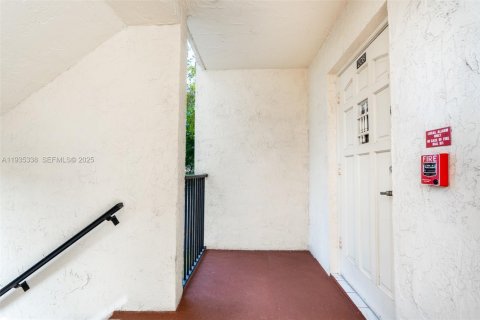 Condominio en venta en Pembroke Pines, Florida, 2 dormitorios, 144 m2 № 1993932 - foto 4