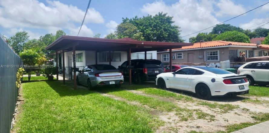 Commercial property in Miami, Florida 179.86 sq.m. № 1943041