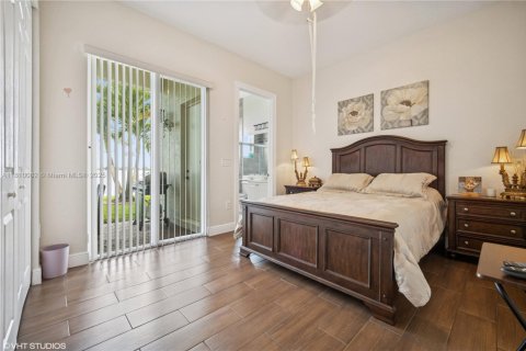 House in Miramar, Florida 4 bedrooms, 324.04 sq.m. № 1766425 - photo 20