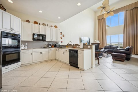 House in Miramar, Florida 4 bedrooms, 324.04 sq.m. № 1766425 - photo 10
