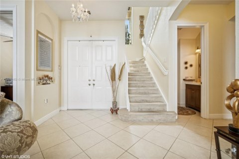 House in Miramar, Florida 4 bedrooms, 324.04 sq.m. № 1766425 - photo 6