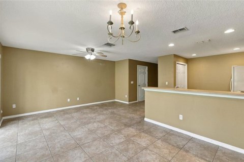 Townhouse in Oviedo, Florida 2 bedrooms, 124.86 sq.m. № 2431815 - photo 11
