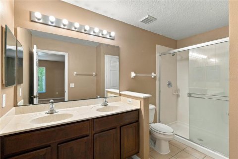 Townhouse in Oviedo, Florida 2 bedrooms, 124.86 sq.m. № 2431815 - photo 18