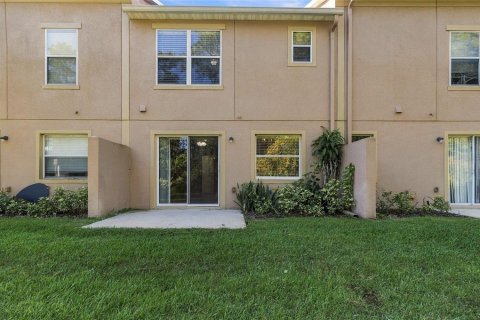 Townhouse in Oviedo, Florida 2 bedrooms, 124.86 sq.m. № 2431815 - photo 26
