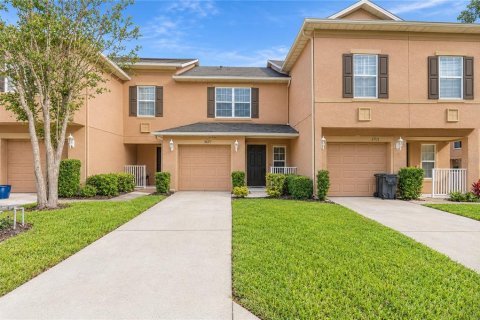 Townhouse in Oviedo, Florida 2 bedrooms, 124.86 sq.m. № 2431815