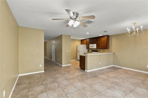 Townhouse in Oviedo, Florida 2 bedrooms, 124.86 sq.m. № 2431815 - photo 9