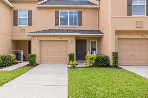 Townhouse in Oviedo, Florida 2 bedrooms, 124.86 sq.m. № 2431815 - photo 3