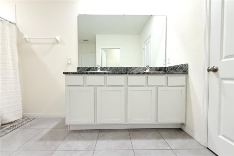 House in Wesley Chapel, Florida 4 bedrooms, 209.96 sq.m. № 2102511 - photo 19