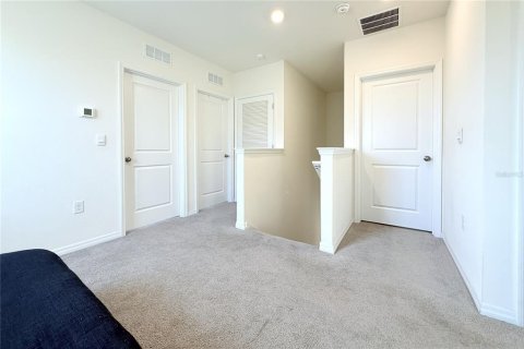 House in Wesley Chapel, Florida 4 bedrooms, 209.96 sq.m. № 2102511 - photo 12
