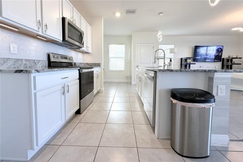 House in Wesley Chapel, Florida 4 bedrooms, 209.96 sq.m. № 2102511 - photo 7