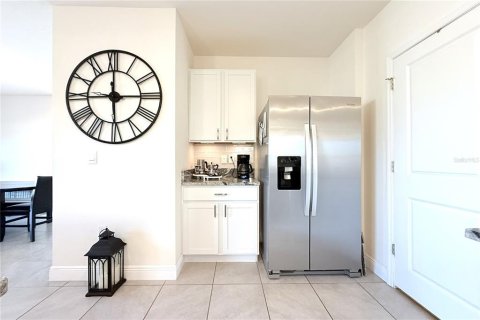 House in Wesley Chapel, Florida 4 bedrooms, 209.96 sq.m. № 2102511 - photo 6