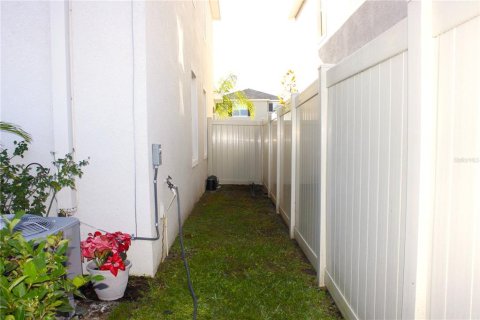 House in Wesley Chapel, Florida 4 bedrooms, 209.96 sq.m. № 2102511 - photo 27