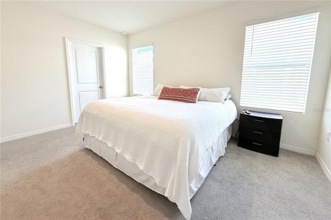 House in Wesley Chapel, Florida 4 bedrooms, 209.96 sq.m. № 2102511 - photo 16