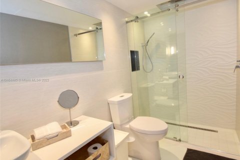 Copropriété à louer à Miami Beach, Floride: 2 chambres, 148.64 m2 № 2242671 - photo 16
