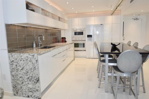 Copropriété à louer à Miami Beach, Floride: 2 chambres, 148.64 m2 № 2242671 - photo 7