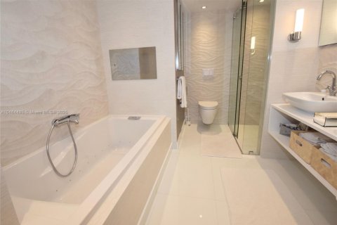 Copropriété à louer à Miami Beach, Floride: 2 chambres, 148.64 m2 № 2242671 - photo 20