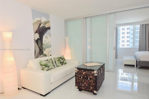 Copropriété à louer à Miami Beach, Floride: 2 chambres, 148.64 m2 № 2242671 - photo 12